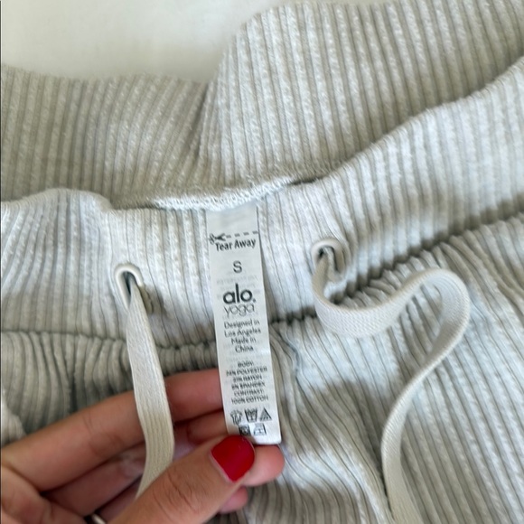 ALO Ribbed Joggers - Picture 3 of 5